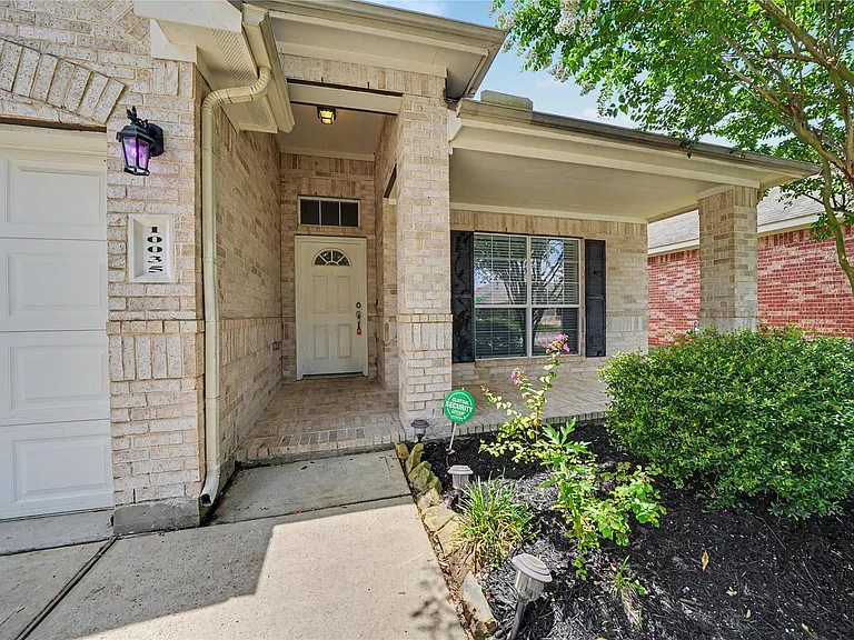 10035 Arcadian Springs Ln — Photo 3