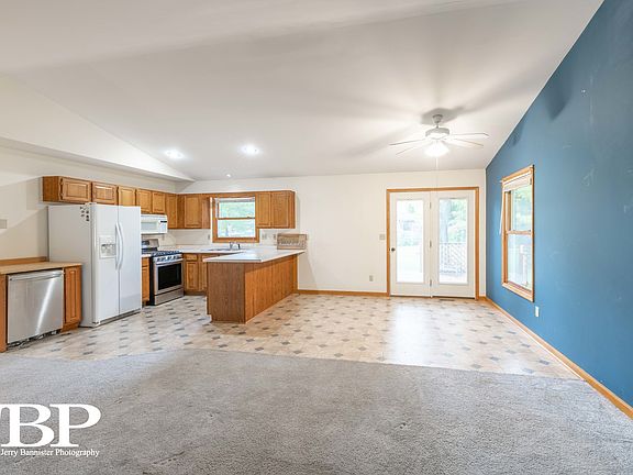 4th image of 265 W Fuller Dr