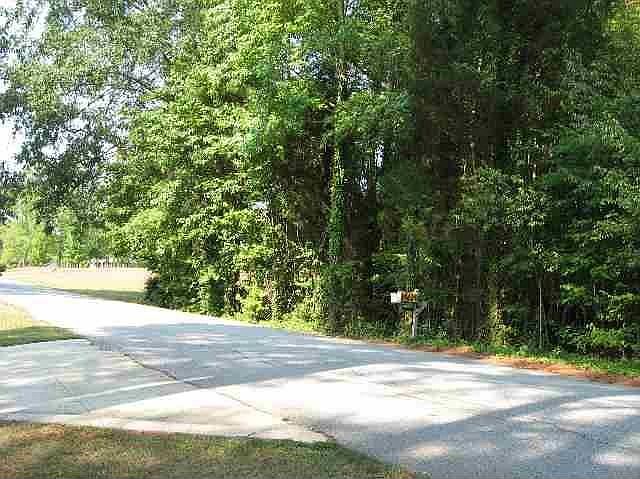 1st image of 118 Woodland Way