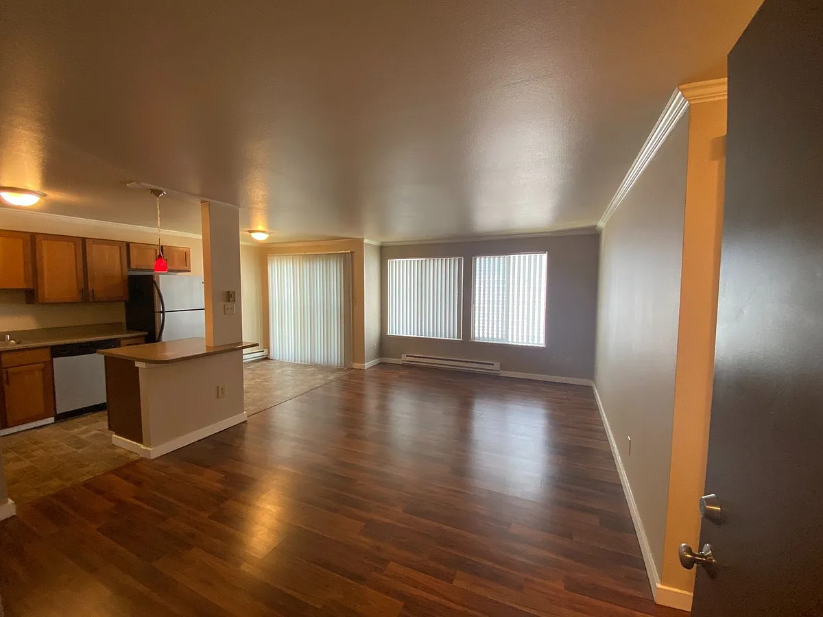 Building Photo - North Green Lake Apartments