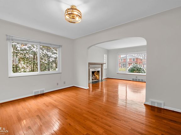 5th image of 796-798 Harcourt Rd