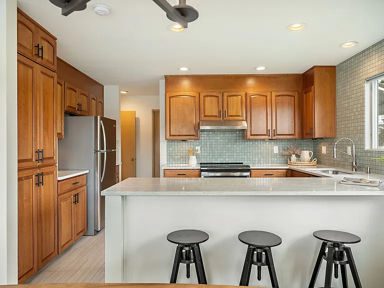 540 N Hayden Bay Dr — Photo 5