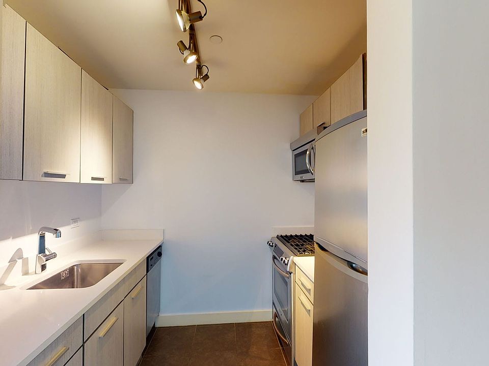 1st image of 801 Amsterdam Ave APT 7I