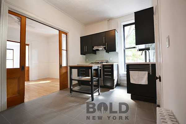 Rented by Bold New York | media 13