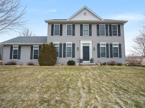 56142 Bridle Path Dr, Middlebury, IN 46540