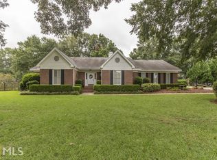 106 Falling Leaves Dr, Warner Robins, GA 31088