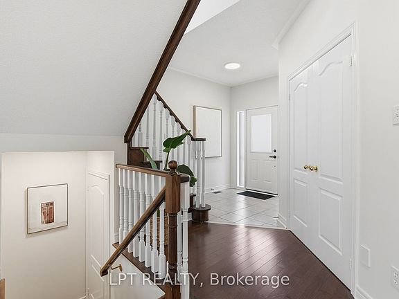 4th image of 4 Millbury Rd