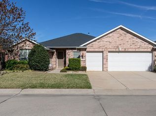 9004 Legacy Ct, Denton, TX 76207