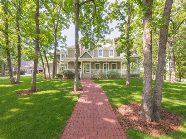 1100 S 130th St, Bonner Springs, KS 66012