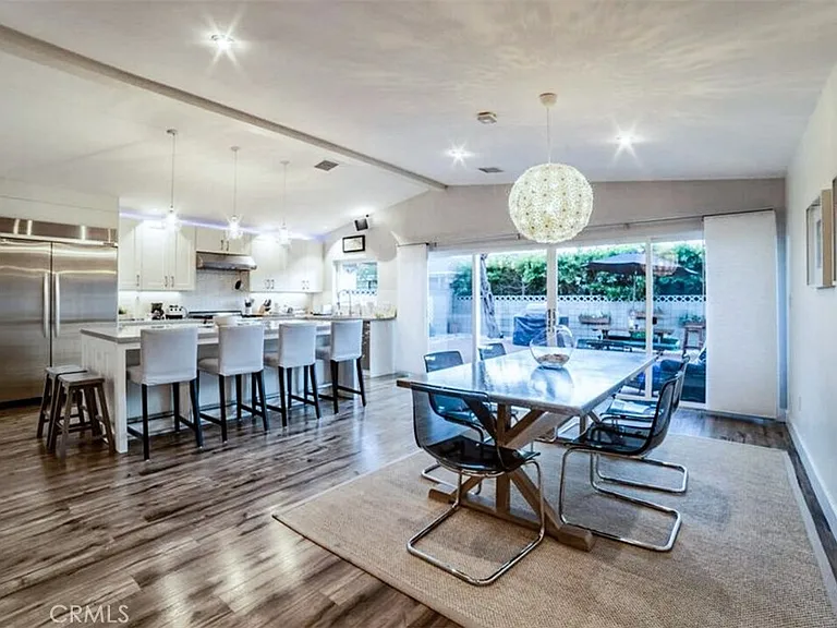 1530 Marine Ave — Photo 10