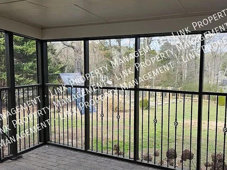 9328 Berkshire Cir — Photo 42