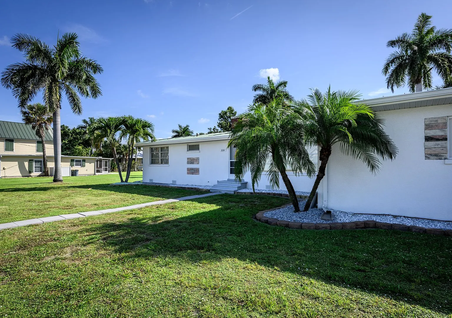 Seasonal / Short-Term Rental Charming Downtown Punta Gorda Retreat — Photo 3