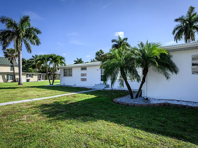 330 Harvey St — Photo 3