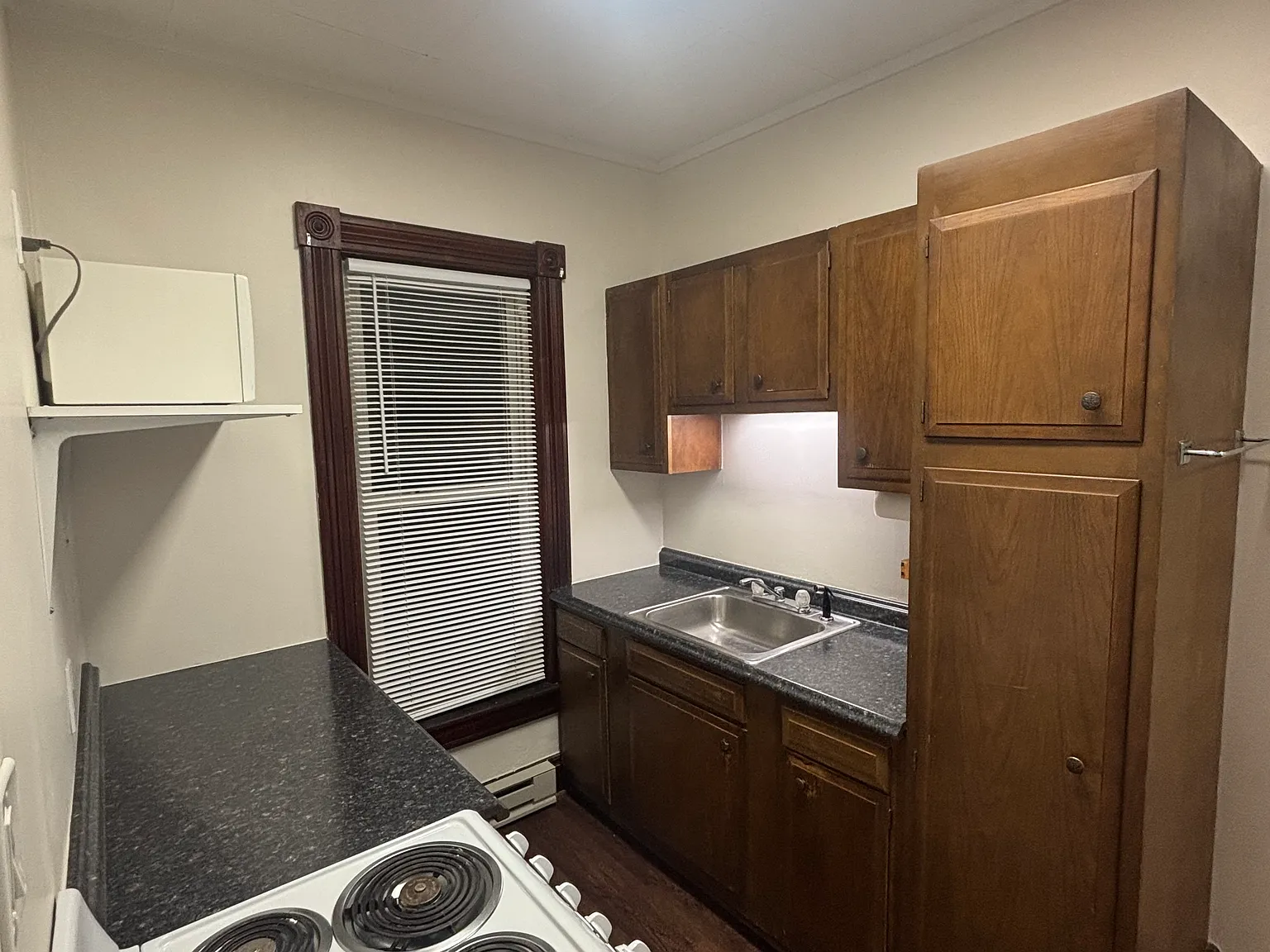 1 bed, 400 sqft, $950 — Photo 4