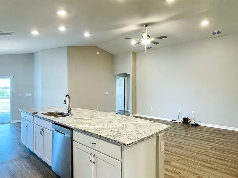 1387 Mountain Flower Ln — Photo 7
