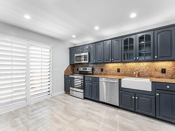 3rd image of 13095 BELHAVEN Court #5