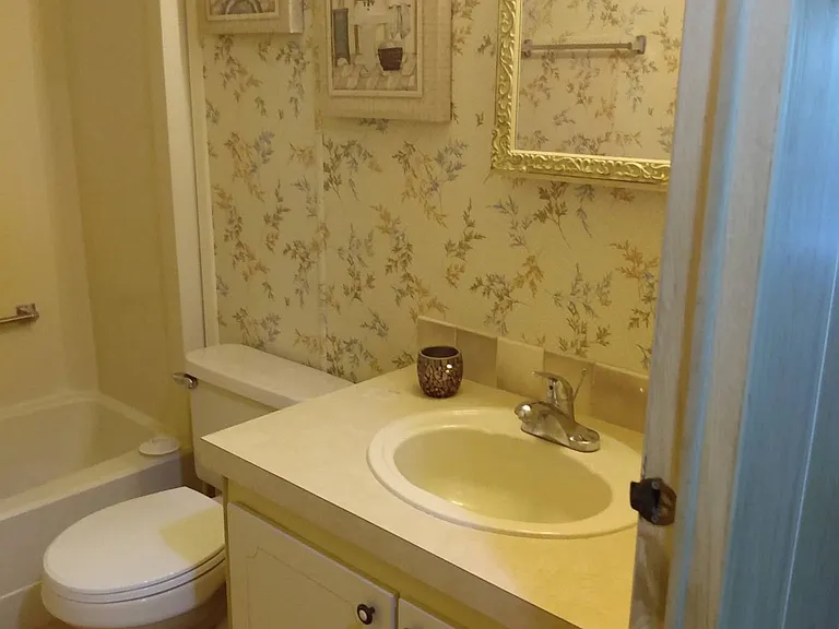 504 Susan Dr — Photo 6