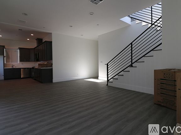 3rd image of 5805 Cleon Ave