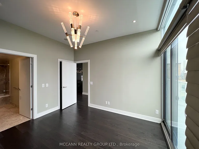 3018 Yonge St #UPH8 — Photo 13