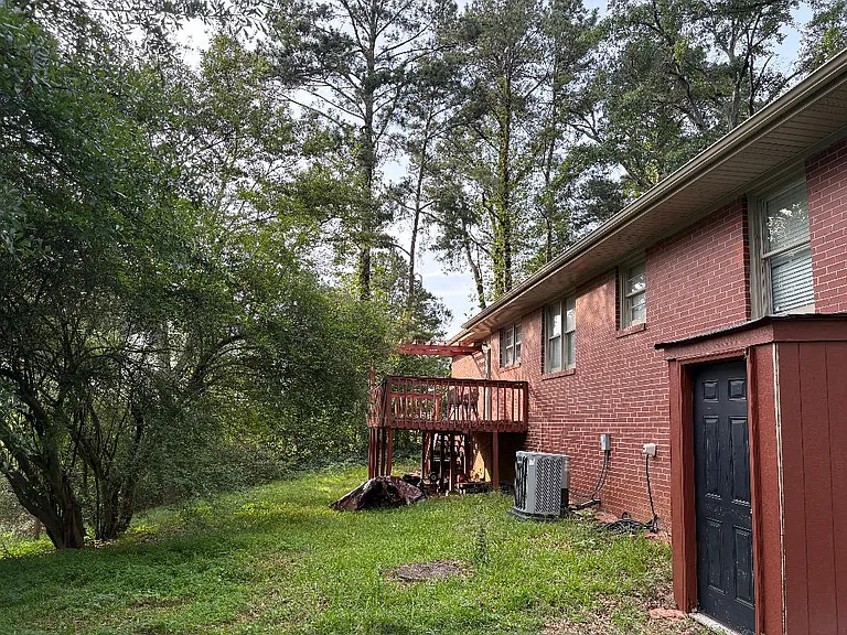 1815 Old Canton Rd — Photo 2