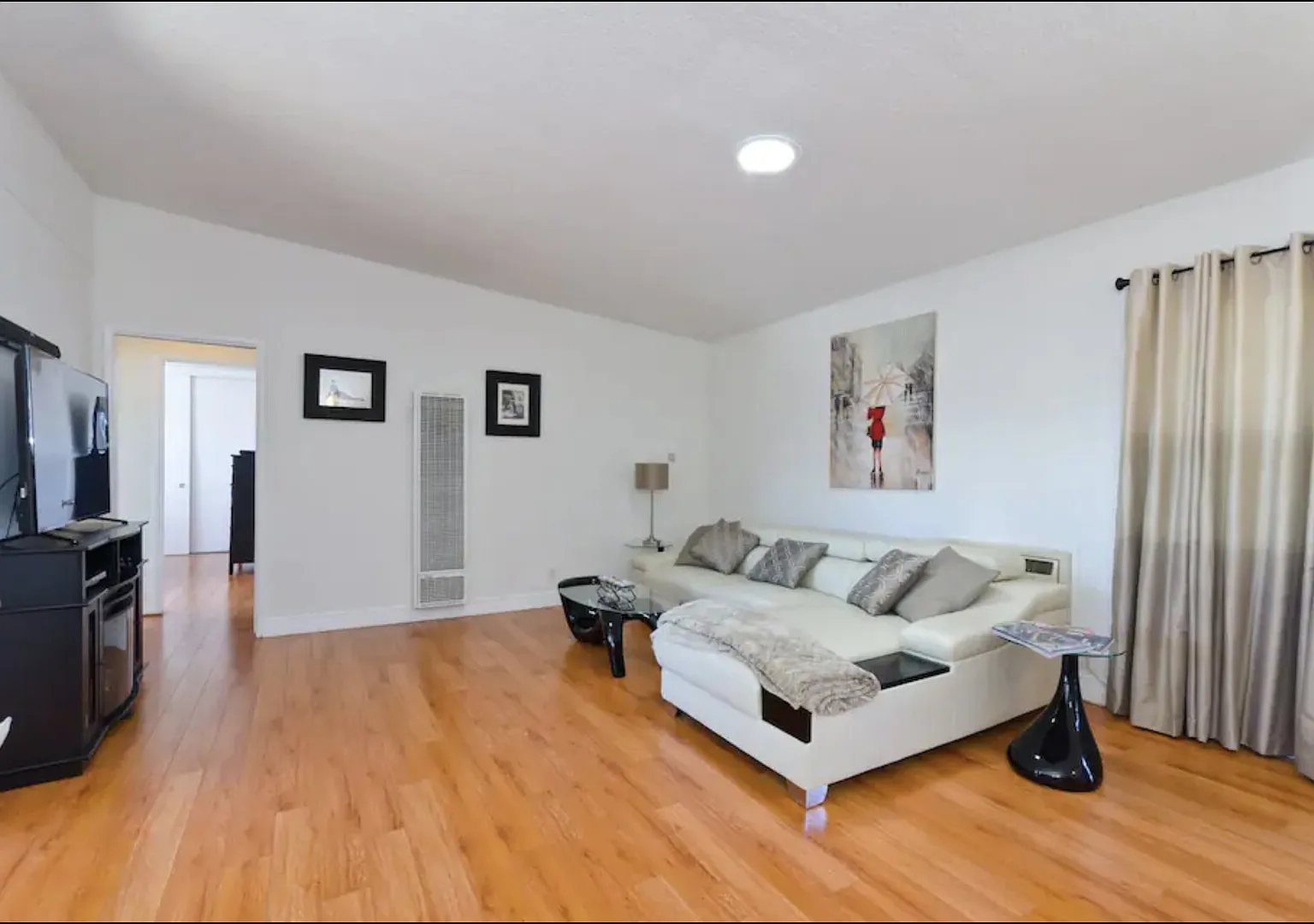 Sleek, Modern 2-bed/2-bath Oasis in WeHo with Parking — Photo 1