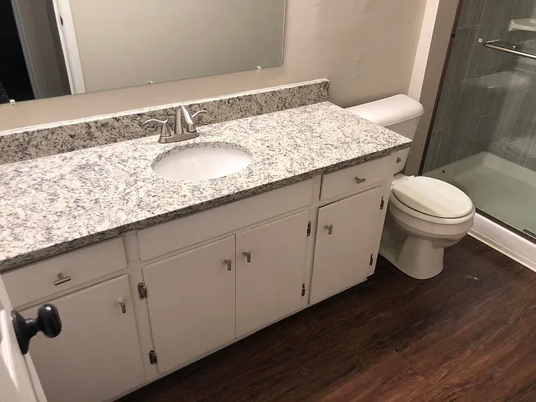 708 Yew St #1 — Photo 6