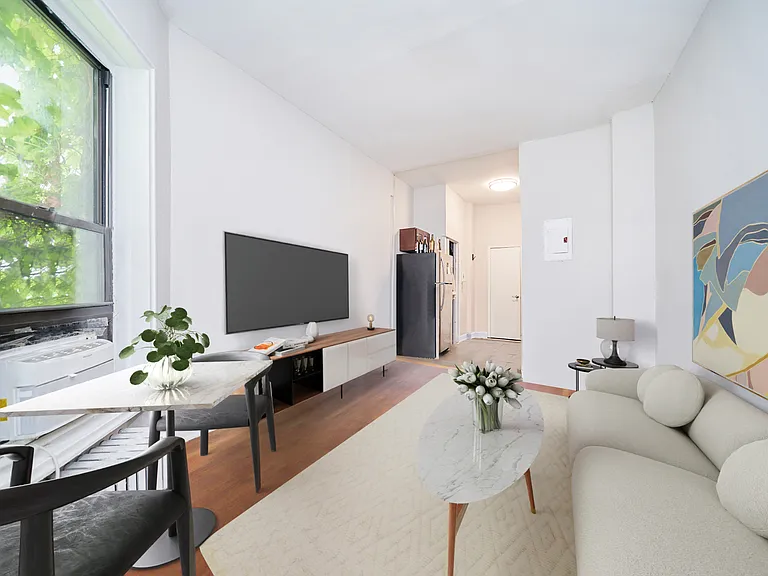 331 W 43rd St #3C — Photo 1