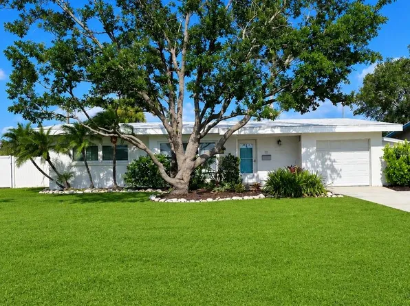 211 22nd St NE, Bradenton, FL 34208