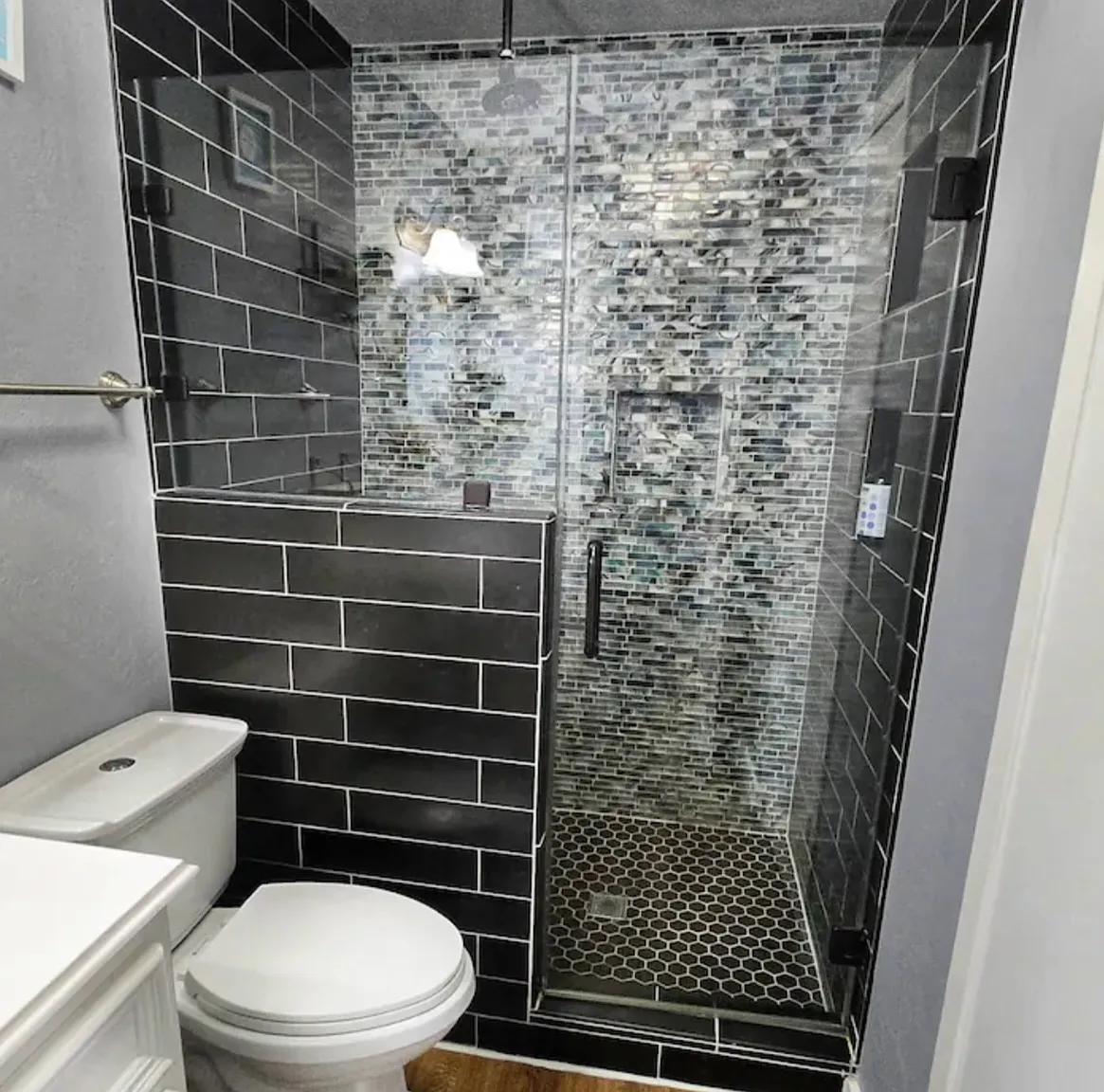 Studio, 1.5 bath, 1000 sqft, $2,200 — Photo 3