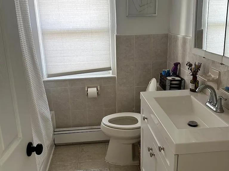 61 W Walnut St #UPPER — Photo 8