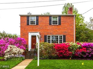 9111 Lindale Dr, Bethesda, MD 20817