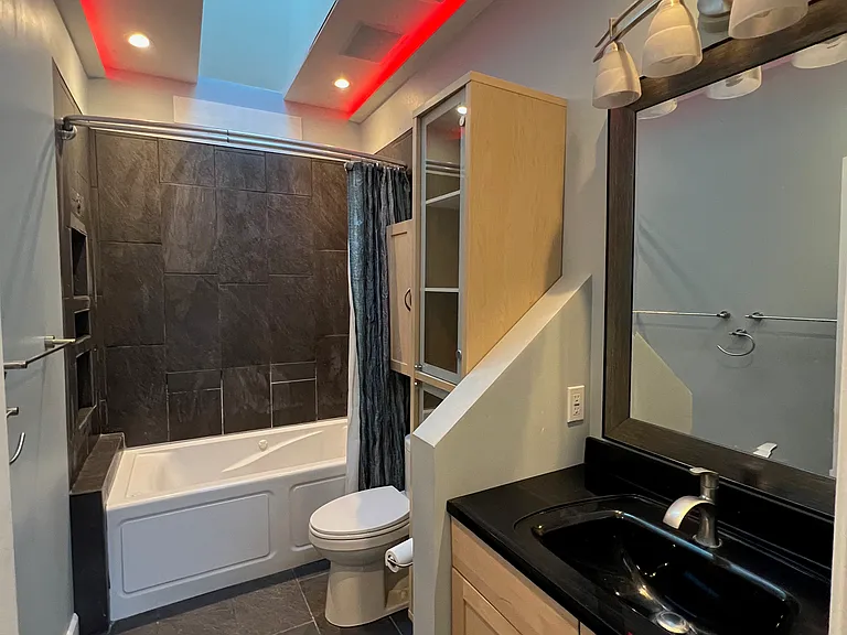 742 Tulip Ln — Photo 21
