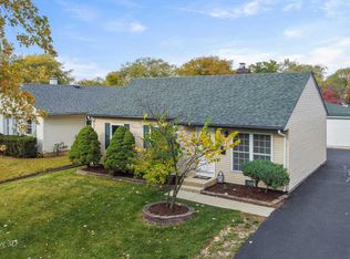 352 Mark Ave, Glendale Heights, IL