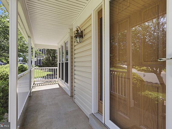 5th image of 13603 Haverford Ct