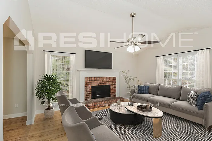 380 Amber Way — Photo 5