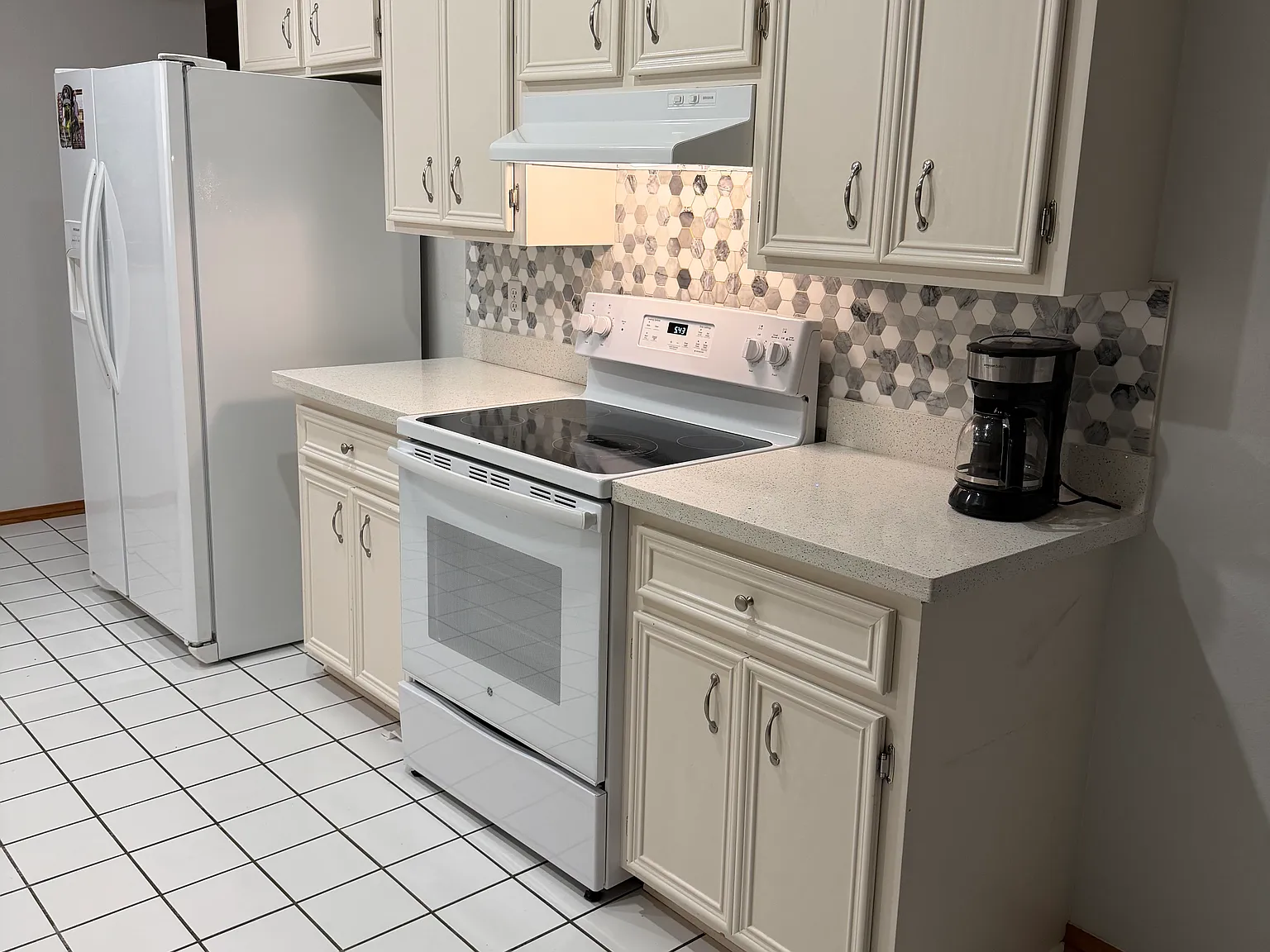 3 bed, 2145 sqft, $1,900 — Photo 2