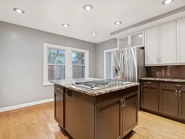 236 Castano Ave — Photo 10