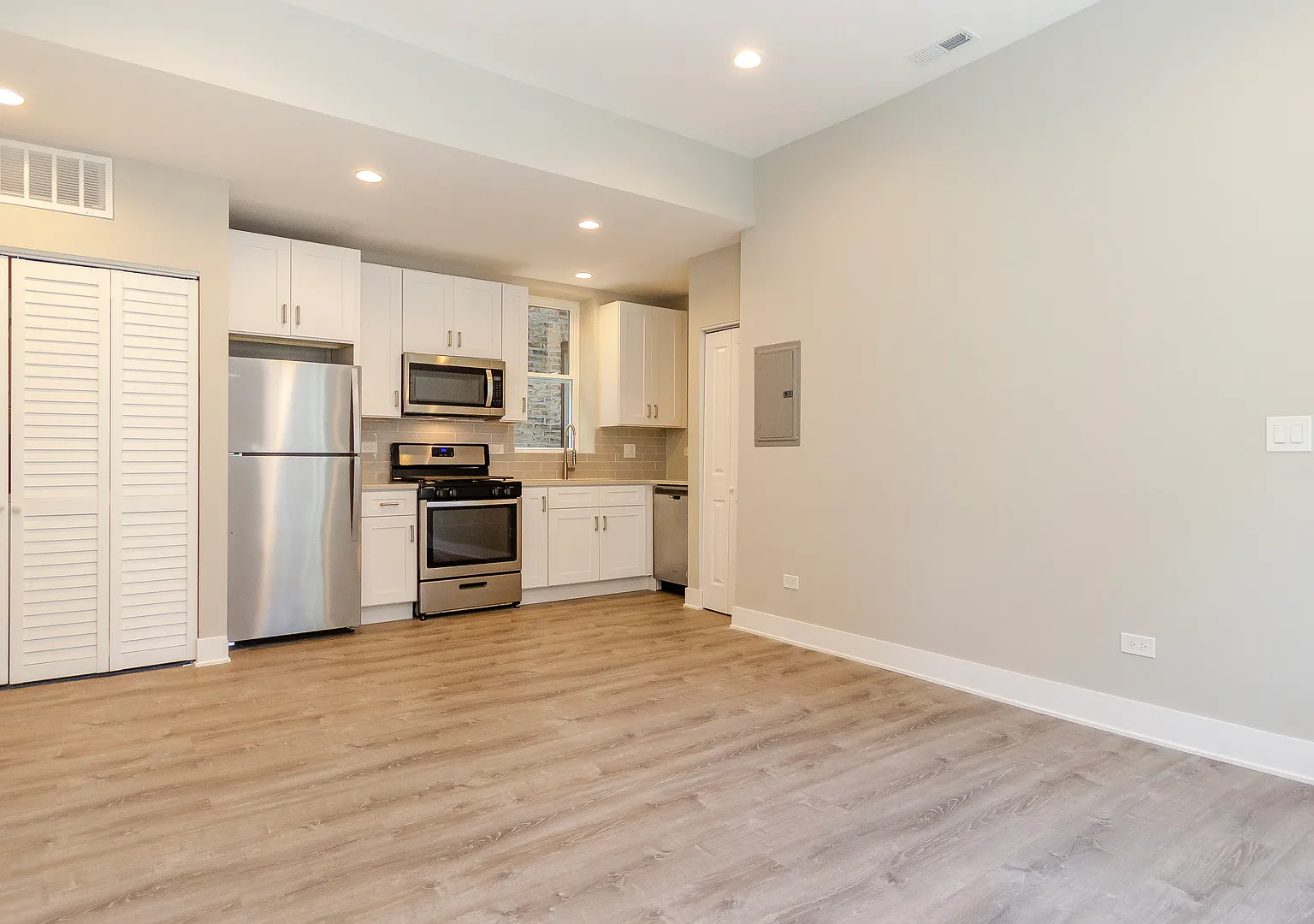 1 bed, 1.0 bath, $2,050 — Photo 1