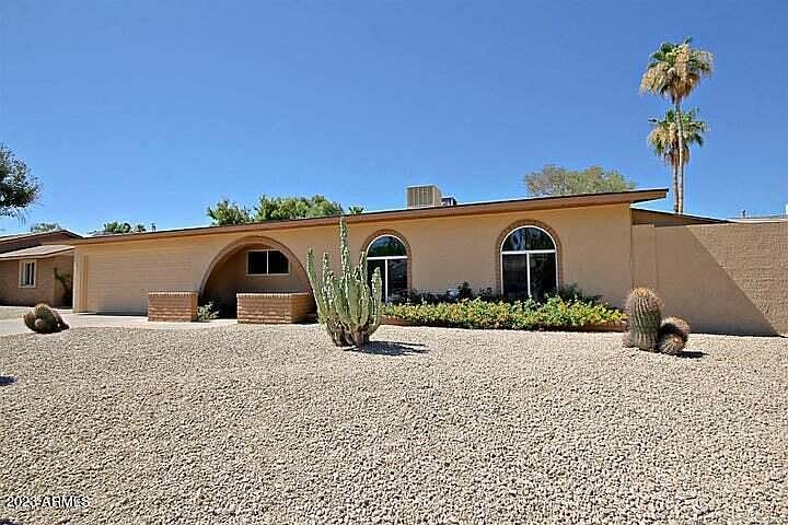 1st image of 3928 E Sunnyside Dr