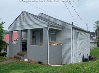 612 Spring St, Saint Albans, WV 25177