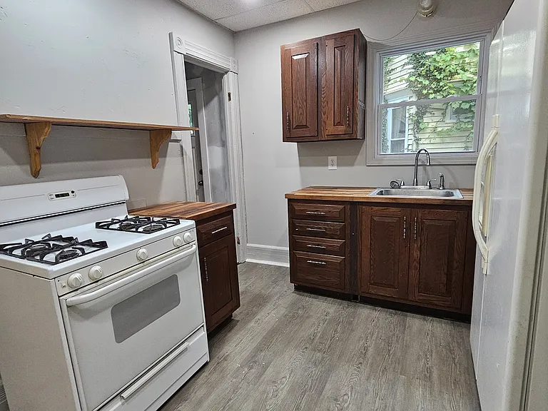 11 E Washington St #101 — Photo 3