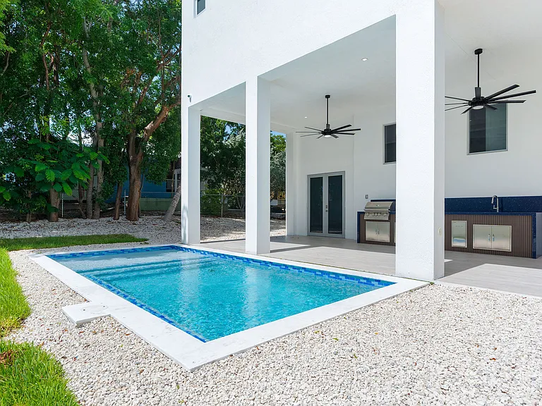 365 Buttonwood Shores Dr — Photo 3