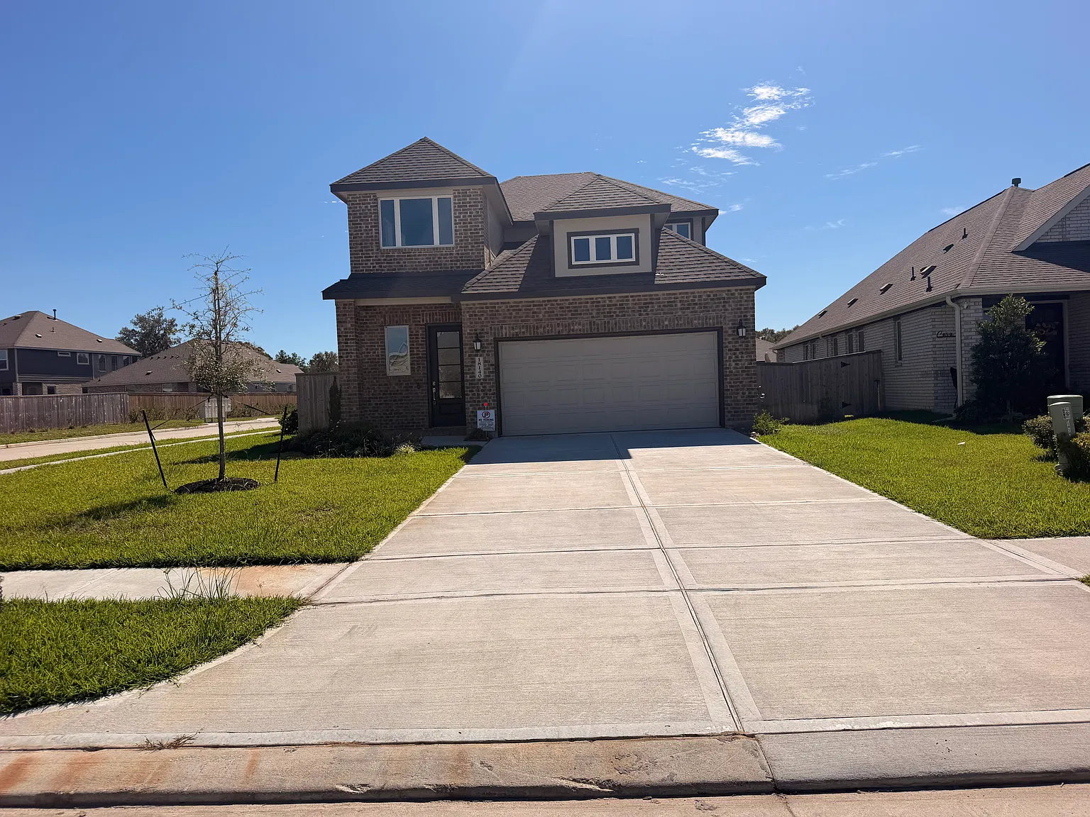4 bed, 3.5 bath, 2400 sqft, $2,400 — Photo 2