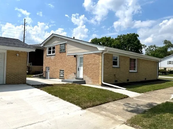 142 W 150th St, Harvey, IL 60426