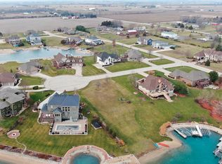 206 Barefoot Ct, Minooka, IL 60447