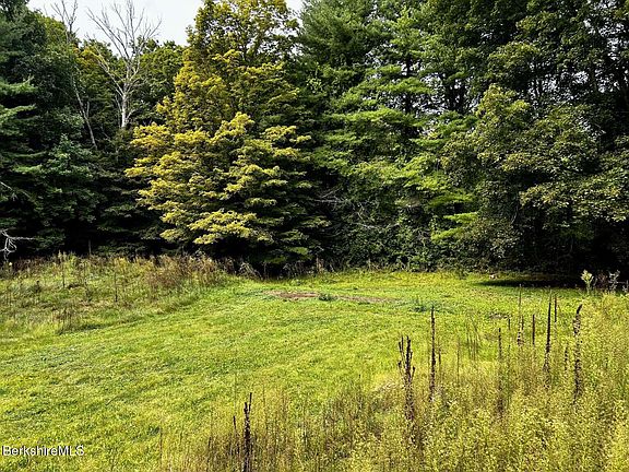 3rd image of 4 Bott Hill Rd