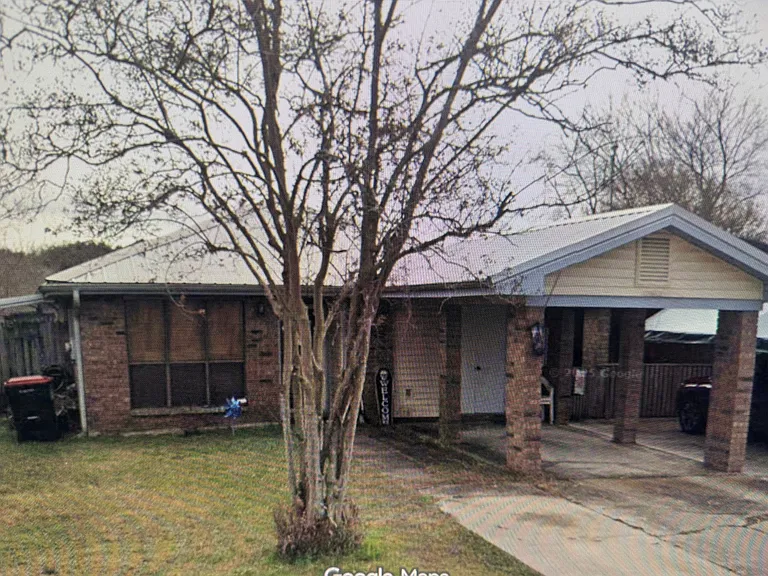 Front of the house / carport