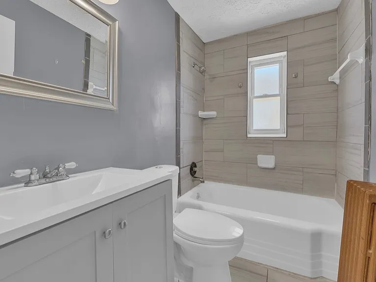 1631 Summit Rd #2 — Photo 12