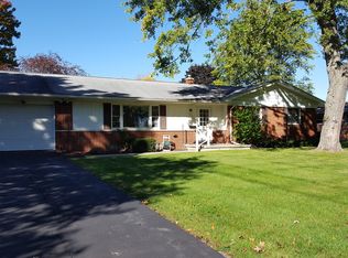 541 N Neeper St, Capac, MI 48014
