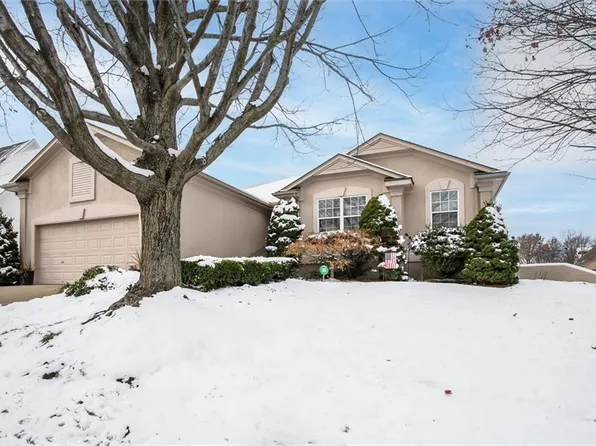 3112 S Arrowhead Dr, Independence, MO 64057